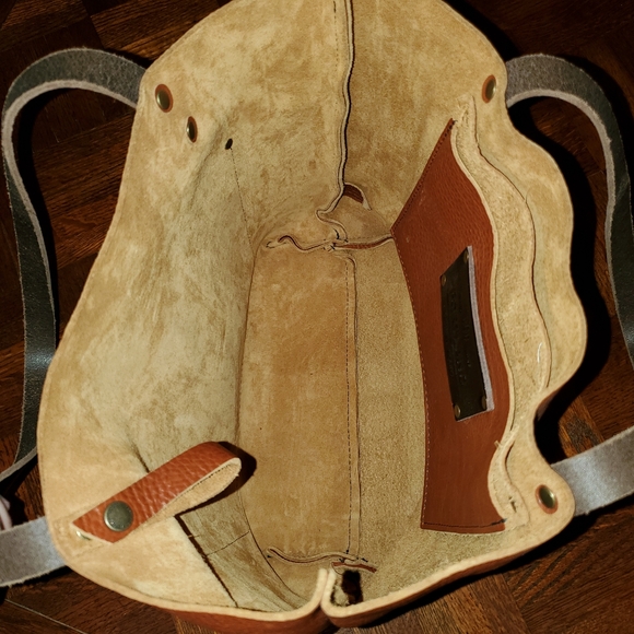 RETIRED COLOR Portland Leather Medium Classic Medium Tote in Sedona - Picture 6 of 6